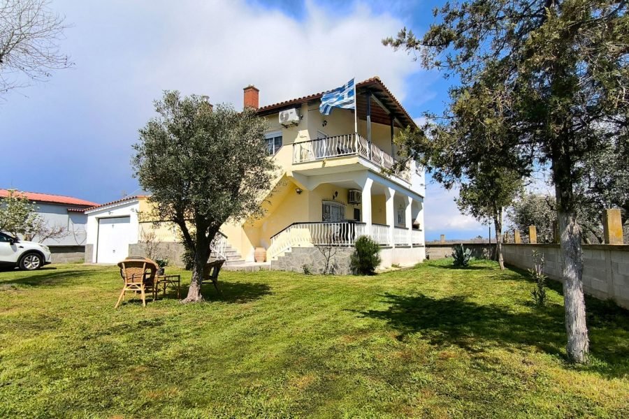 Leontia’s House in Mandra Beach